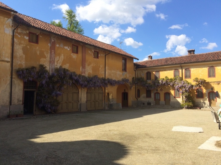 Cascina d'epoca nel vercellese
